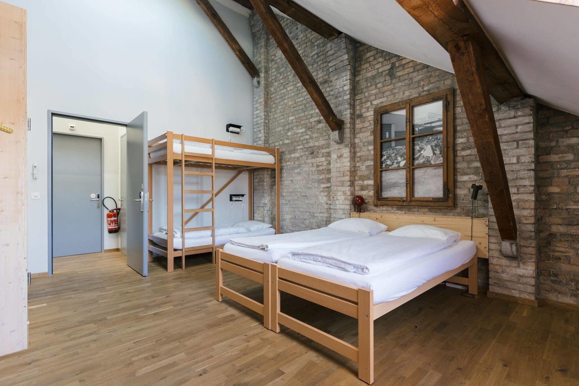 Depot 195 - Hostel Winterthur Exteriör bild